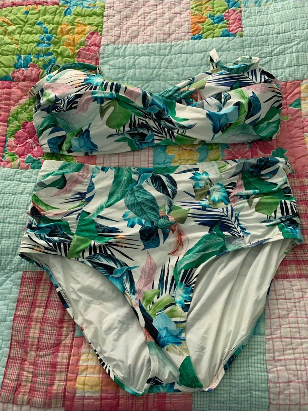 La Blanca Plus Size 22W White Tropical Leaf & Floral High-Waist Bikini
